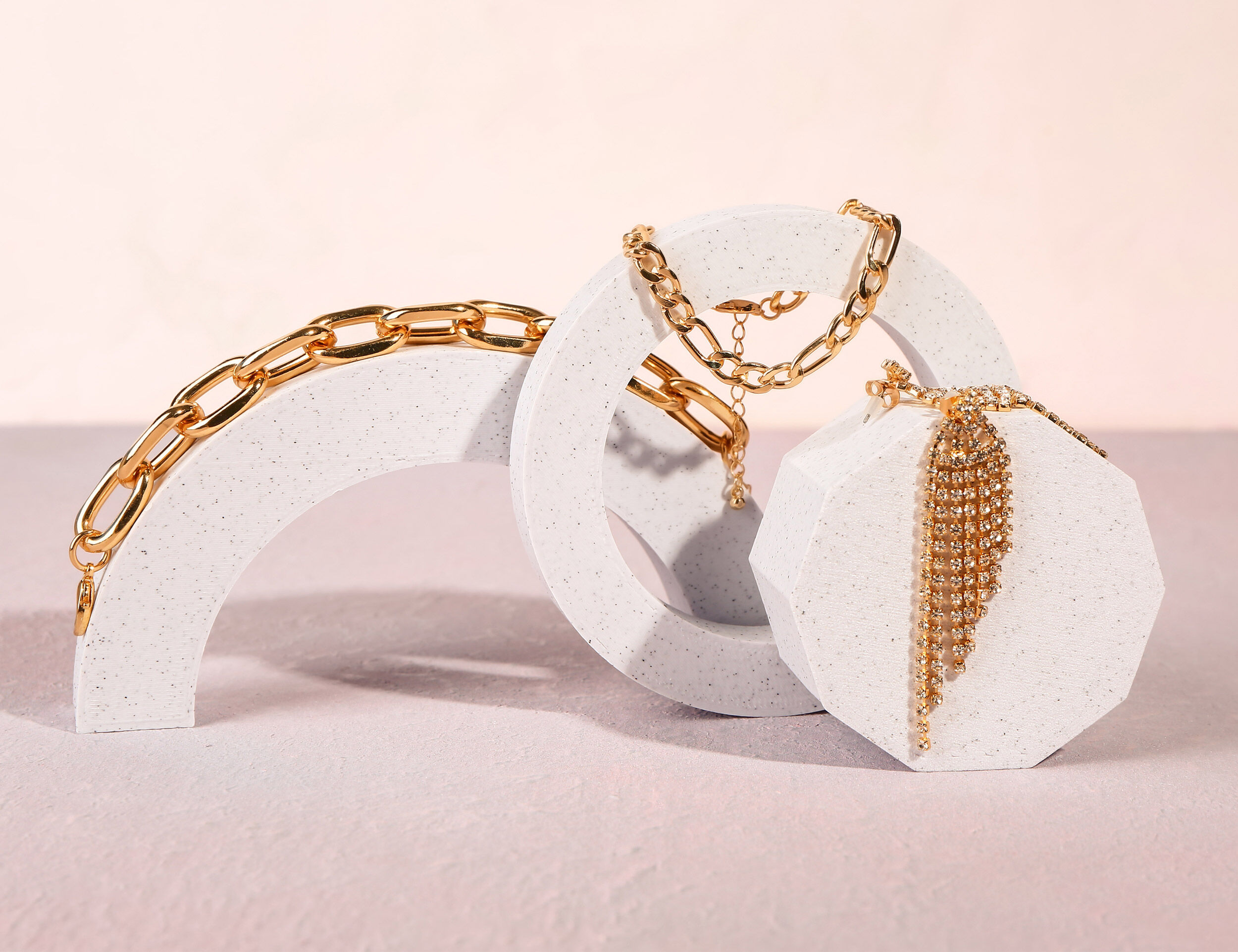 gold brecelet and neclace Jewellery for festivals